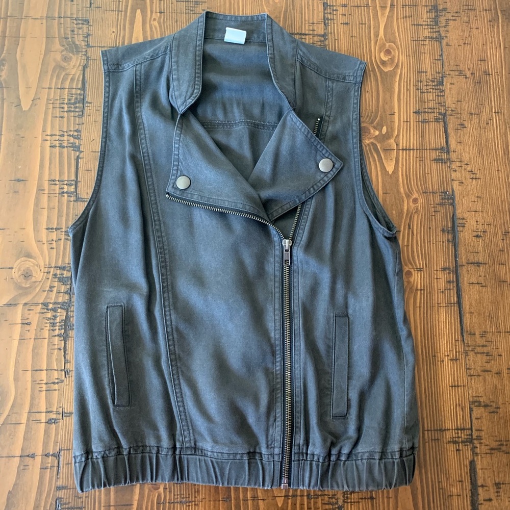 Wild Pearl vest